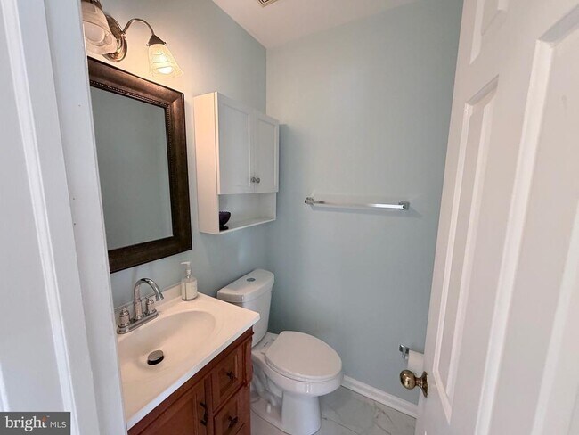 Building Photo - 5900 Parenham Way