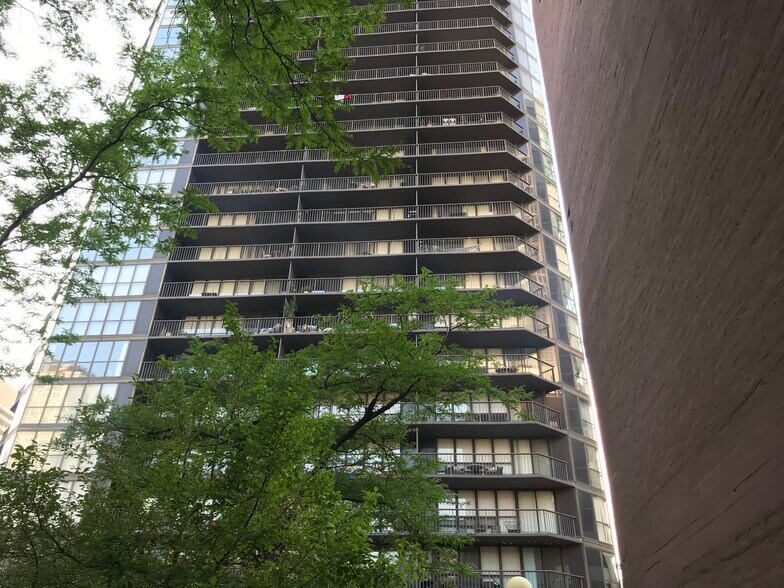 Building Photo - 10 E Ontario St
