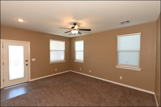 Building Photo - 4628 Marisabel Azcarate St