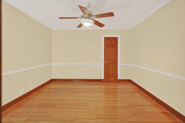 Building Photo - 1042 SE St Lucie Blvd