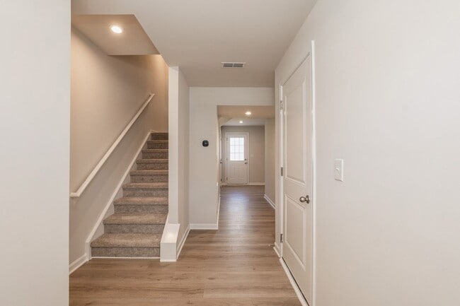 Building Photo - Brand New End-Unit Townhome in Raleigh