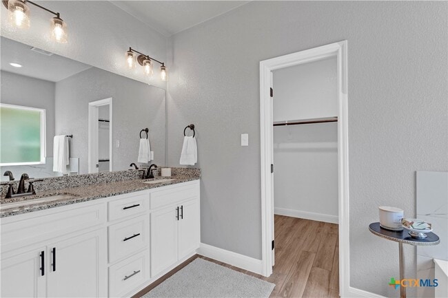 Building Photo - 8508 Glade Dr