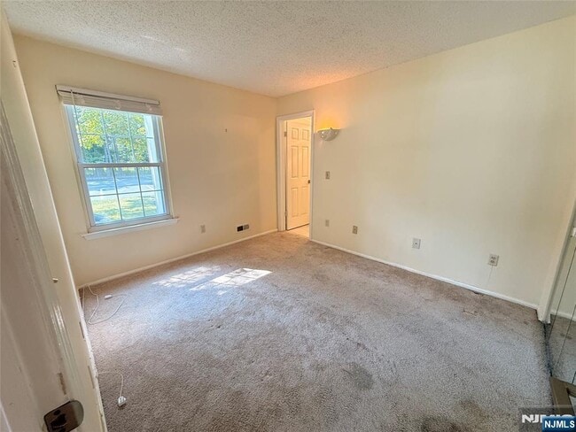Building Photo - 744 Pepperidge Rd