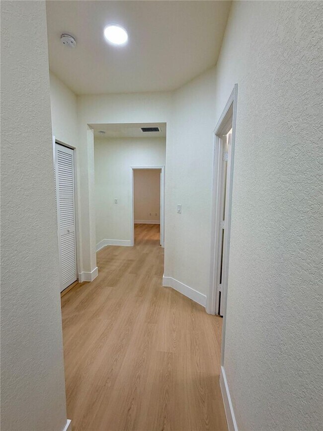 Building Photo - 6561 N Anise Ct
