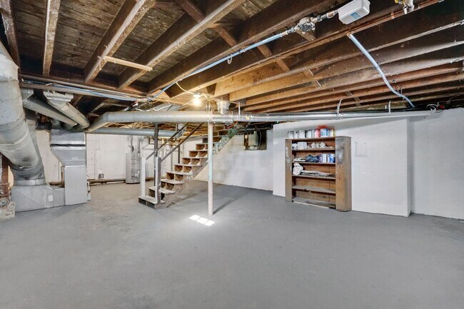 Building Photo - 157-159 Pleasant Street