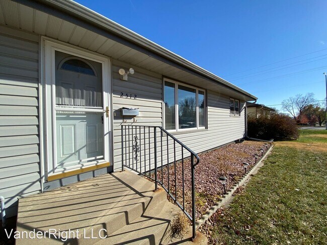 Primary Photo - 3 br, 2 bath House - 2512 S Lyndale Ave