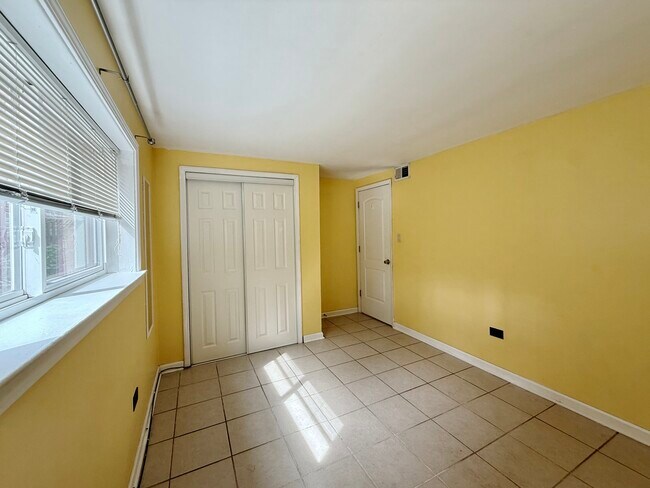 Building Photo - 7544 Brown Ave
