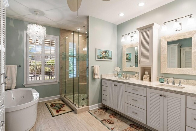 Building Photo - 16 Fairway Village Ln