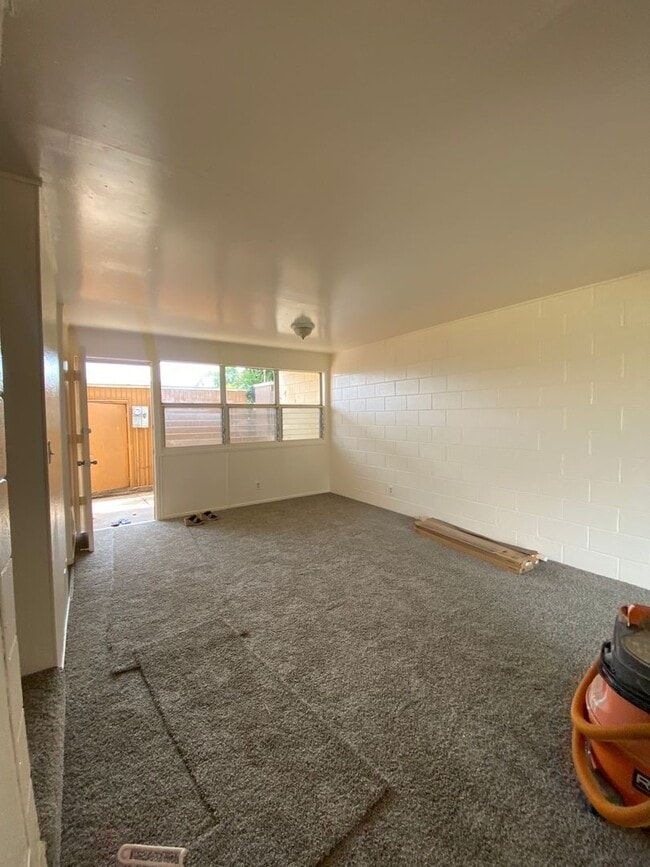 Building Photo - 85-156 Ala Walua St. #B