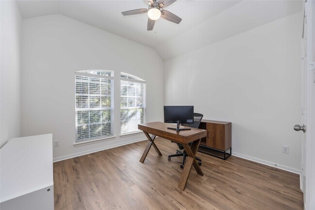 Building Photo - 11718 Fortune Park Dr