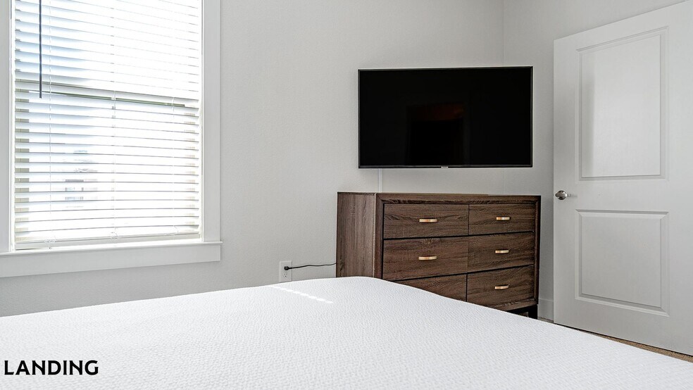 Building Photo - 20915 Wilderness Oak