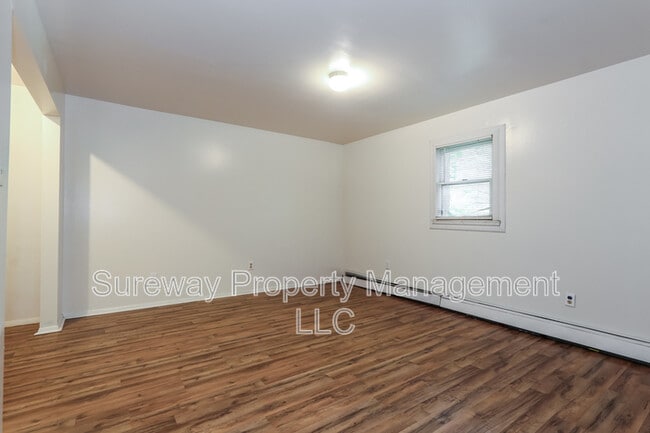 Building Photo - 207 Columbia Ave