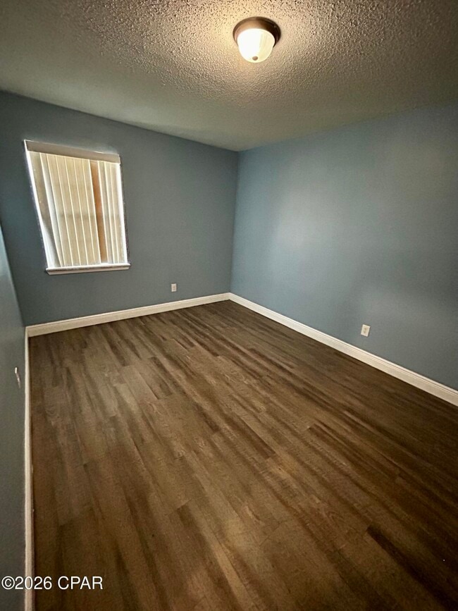 Building Photo - 6321 Lenawee St