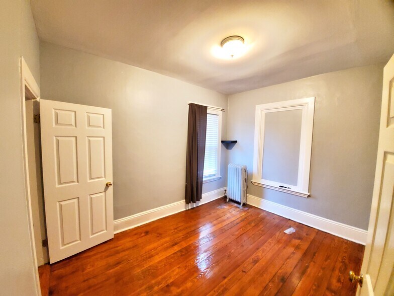 Building Photo - 846 Huntington Ave