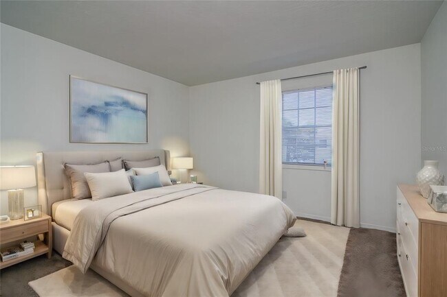 Building Photo - 205 Pompano Dr SE