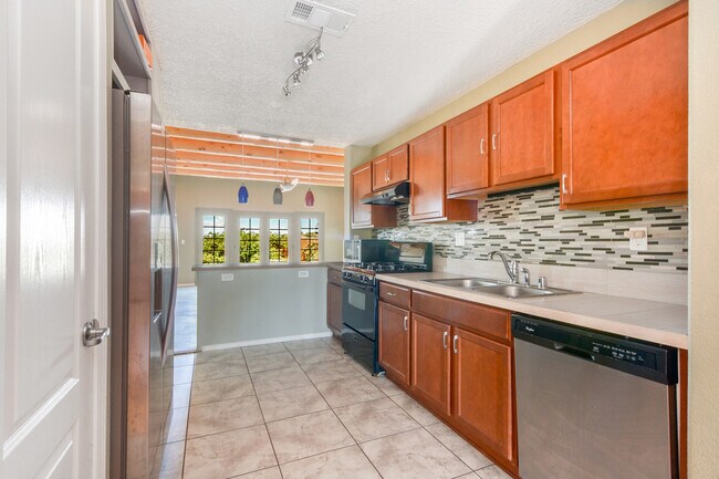 Building Photo - Three Bedroom, 2 Bathroom in newer Subdivision