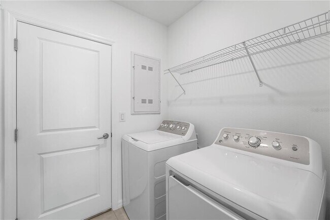 Building Photo - 4560 Ranunculus St