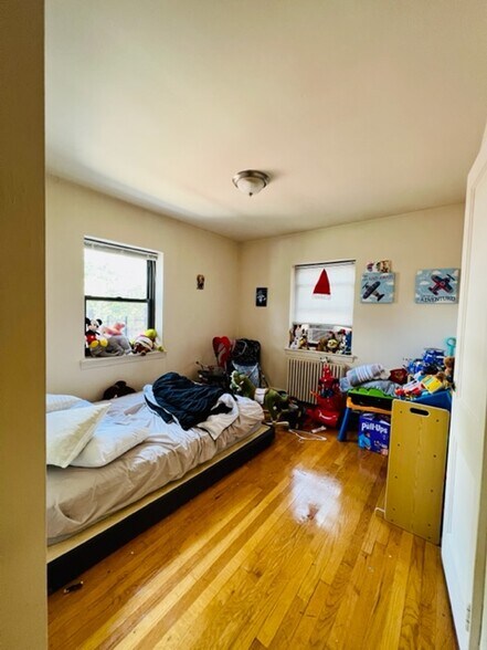 Building Photo - 403 Park Ave