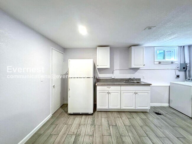 Building Photo - 2755 N Humboldt St