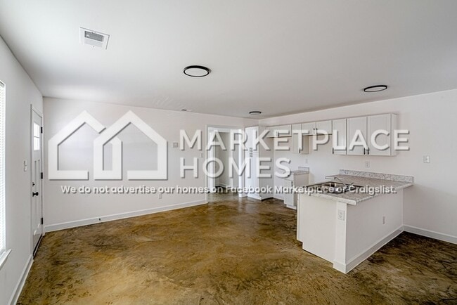 Building Photo - 3532 Christine Rd