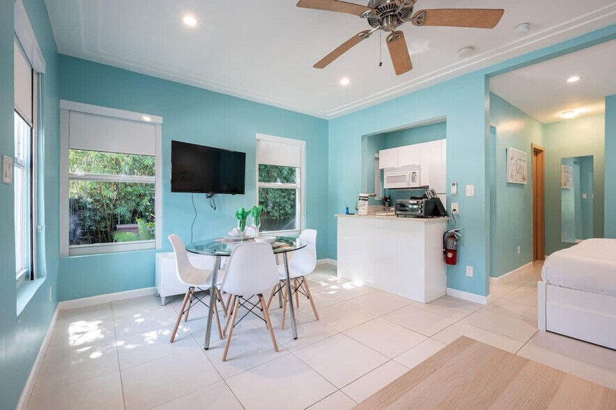 Building Photo - 334 Oregon St