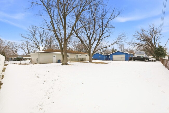 Building Photo - 19728 Glennell Ave