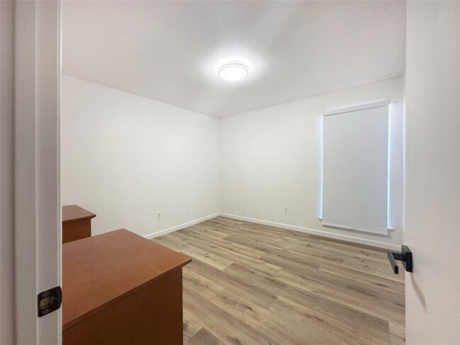 Building Photo - 9350 Country Creek St