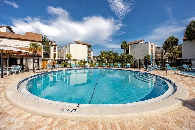 Building Photo - 2207 Belleair Rd