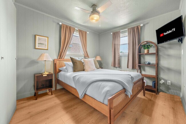 Building Photo - 108 Zamora St