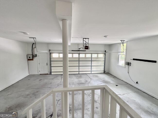 Building Photo - 3363 Somerset Trace