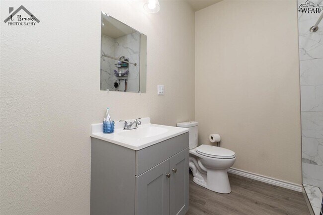 Building Photo - 514 S Archer St