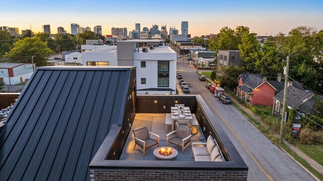 Building Photo - 1117 3rd Ave S