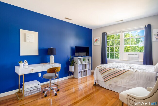 Building Photo - 30 Hickory Hill