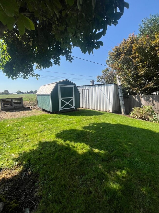 Building Photo - 5-Bedroom 2-Bathroom home in Coburg