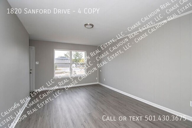 Building Photo - 1820 Sanford Dr