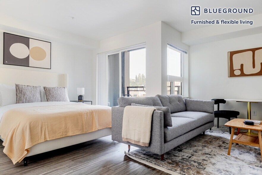 Primary Photo - 4609 Union Bay Pl NE