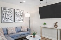 Building Photo - 1732 E Elwood St