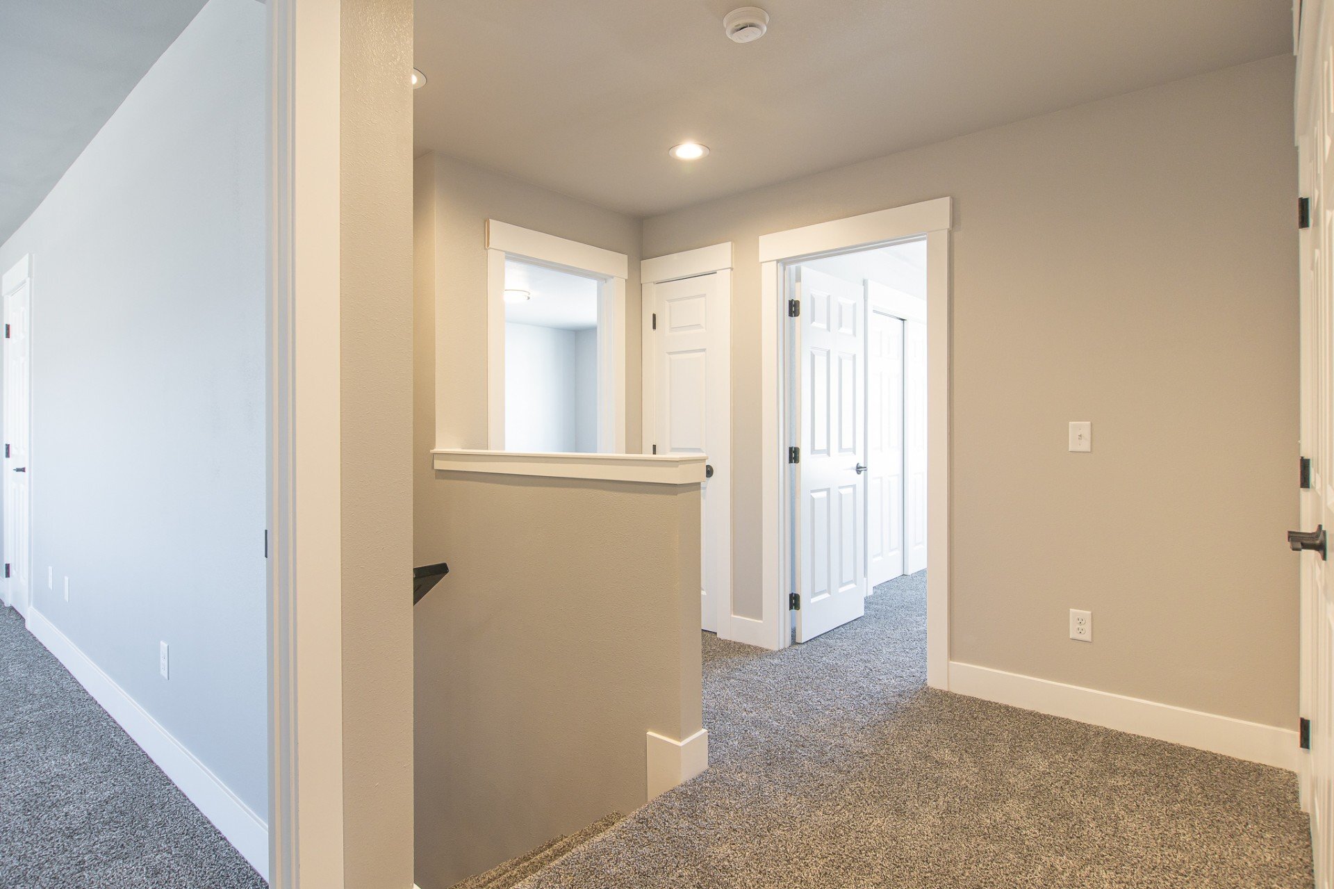 Building Photo - 2300 Deerfield Ln