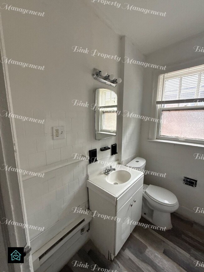 Building Photo - 14814 Sussex St