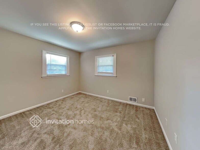 Building Photo - 2465 Surrey Trail