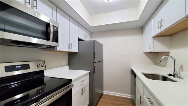 Primary Photo - Beautifully Renovated 2 Bedroom, 2 Full Ba...