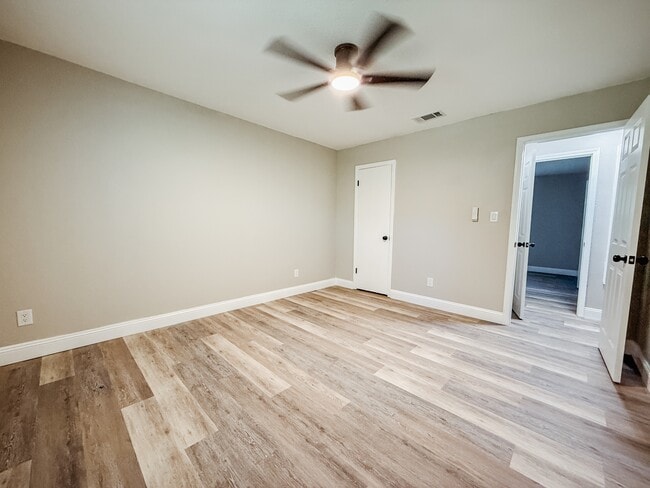 Building Photo - 9881 Guidy Ln