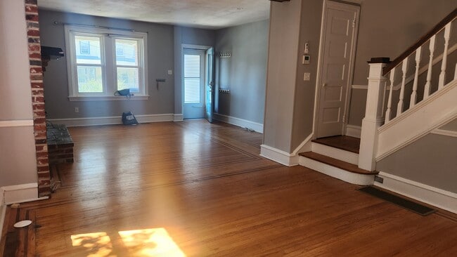 Building Photo - 417 Llanerch Ave