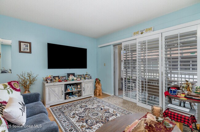Building Photo - 1047 Small Ct