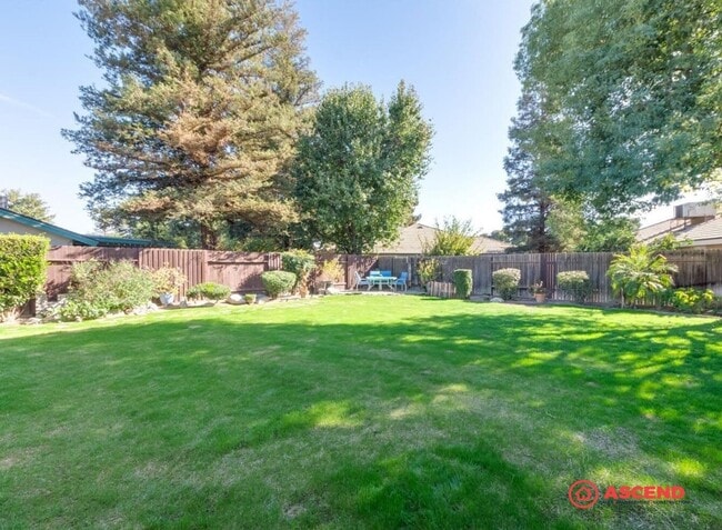 Building Photo - Phenomenal Home On The West Side of Town – Near Bakersfield Marketplace