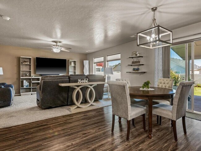 Building Photo - Beautiful Home near Meridian High School