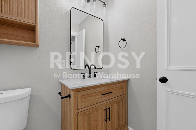 Building Photo - Completely Refreshed Arlington Home