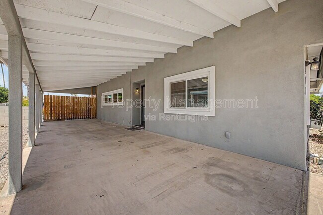 Building Photo - 462 S 80th Pl