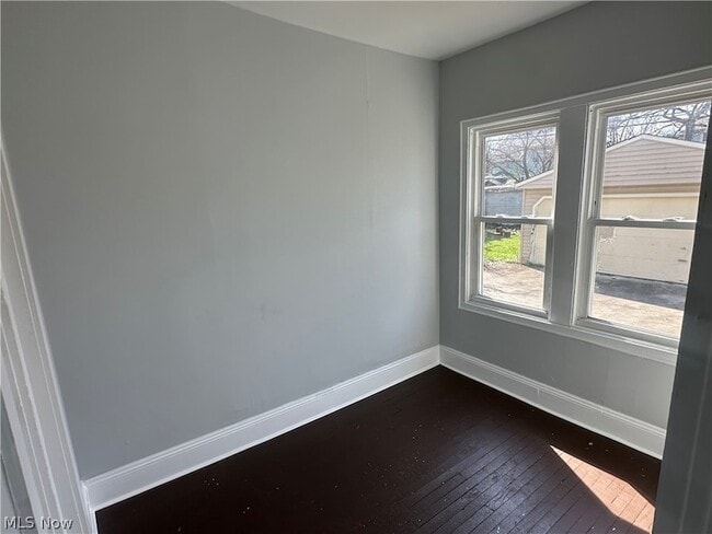 Building Photo - 3342 Desota Ave