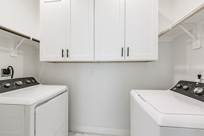 Building Photo - 3032 Gray St